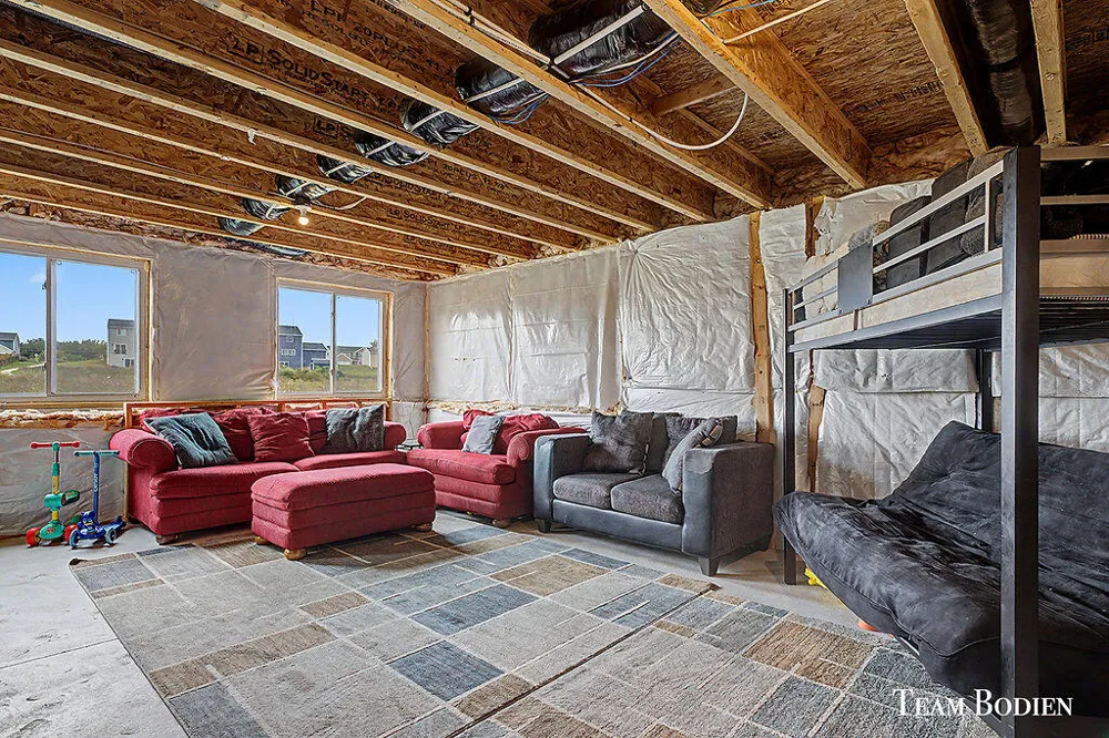 402 Oak Hill Court Middleville, MI 49333