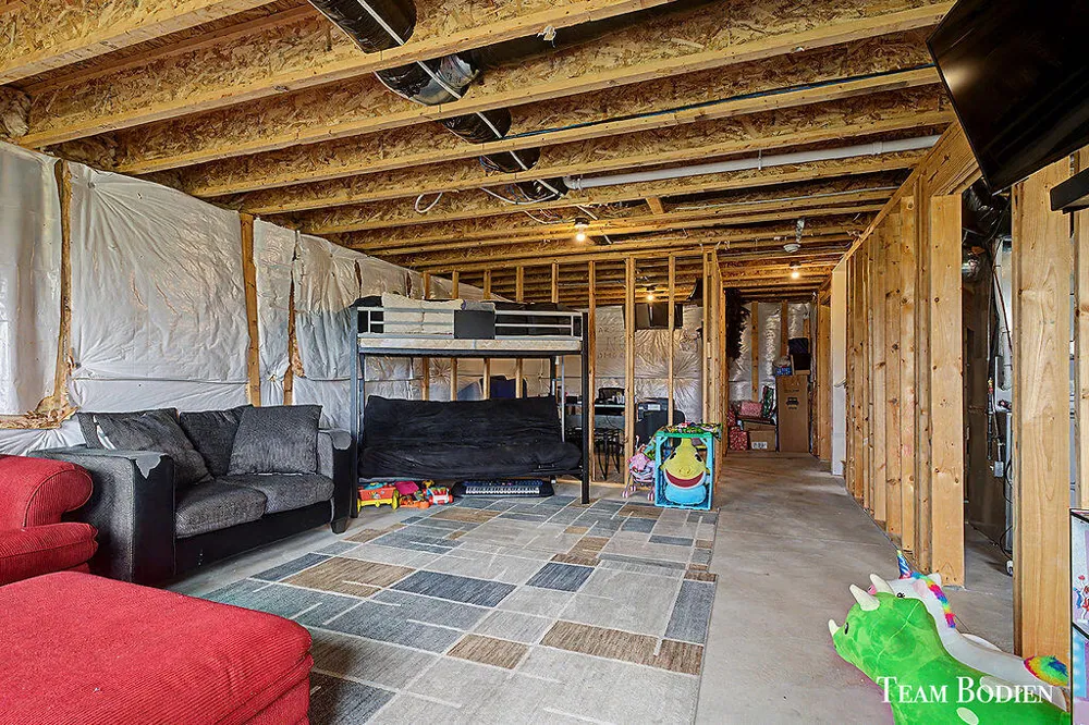 402 Oak Hill Court Middleville, MI 49333