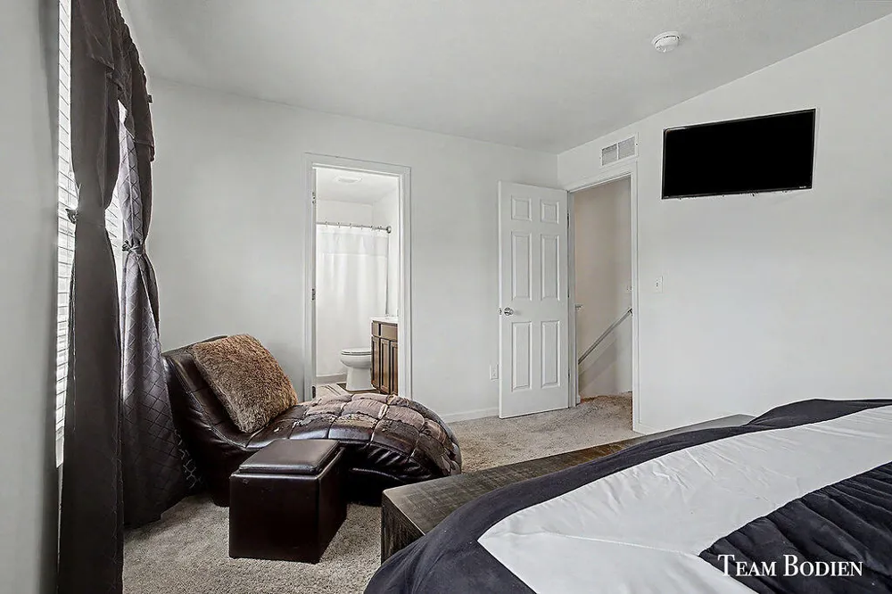402 Oak Hill Court Middleville, MI 49333