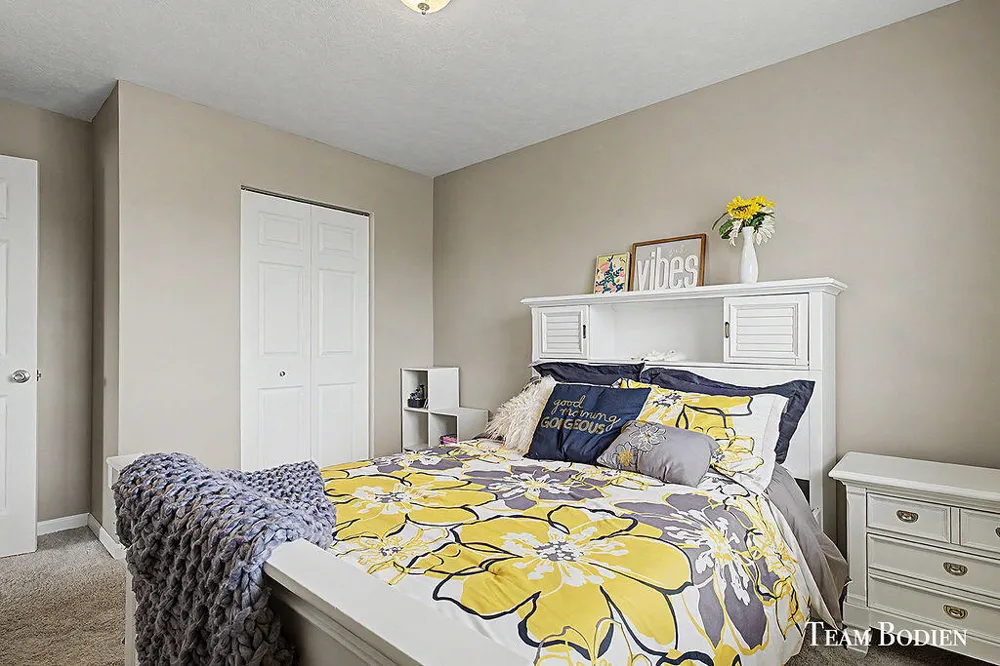 402 Oak Hill Court Middleville, MI 49333