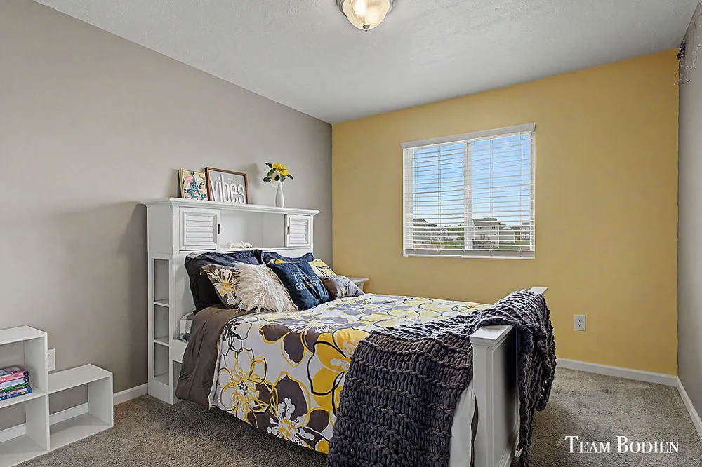 402 Oak Hill Court Middleville, MI 49333
