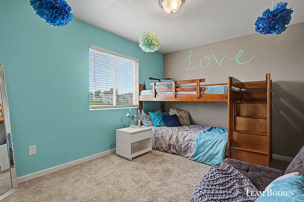 402 Oak Hill Court Middleville, MI 49333