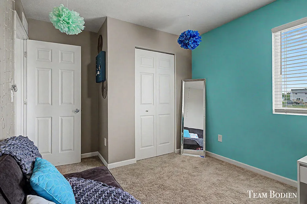 402 Oak Hill Court Middleville, MI 49333