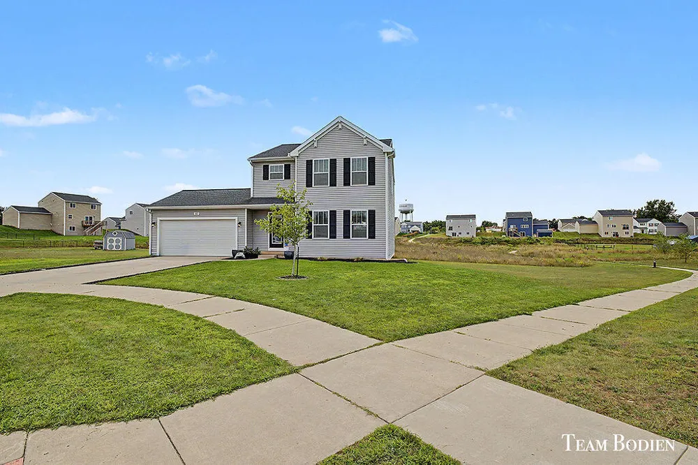 402 Oak Hill Court Middleville, MI 49333