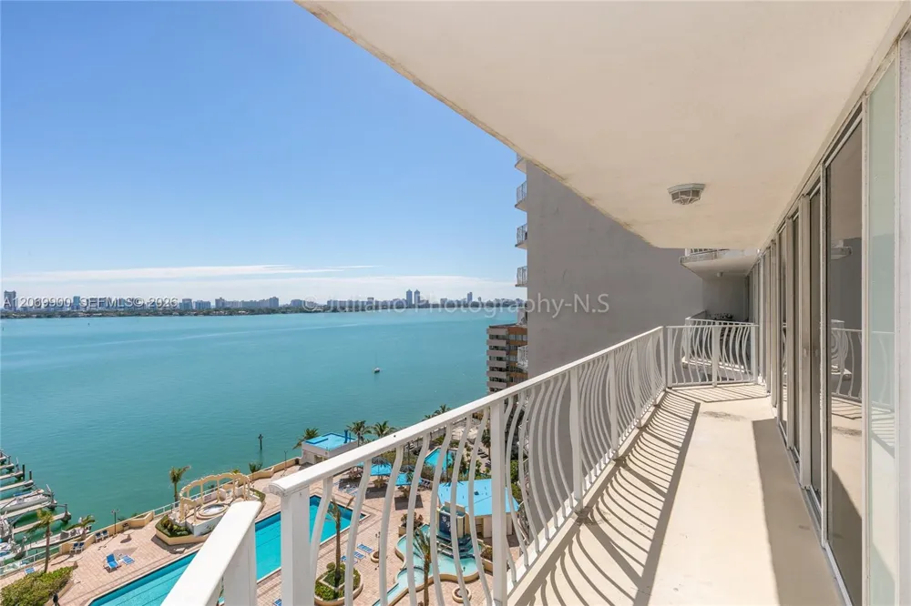 7601 E Treasure Dr #1509 North Bay Village, FL 33141