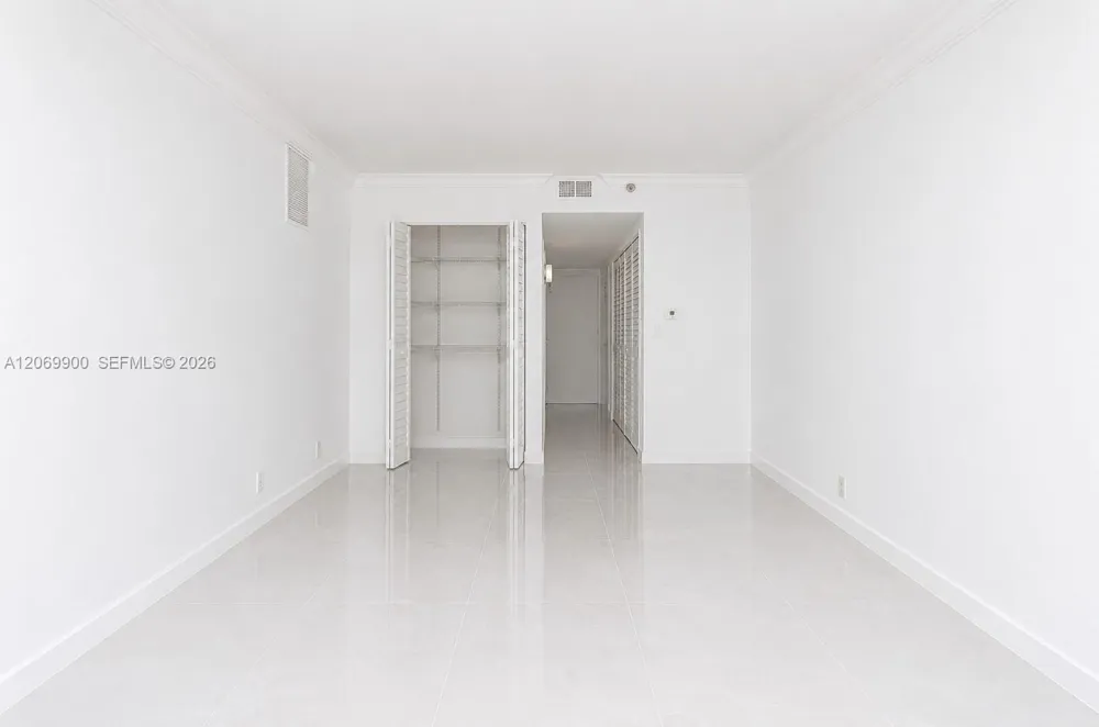 7601 E Treasure Dr #1509 North Bay Village, FL 33141