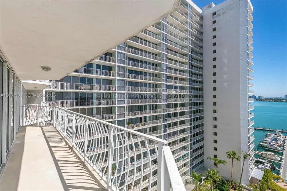 7601 E Treasure Dr #1509 North Bay Village, FL 33141