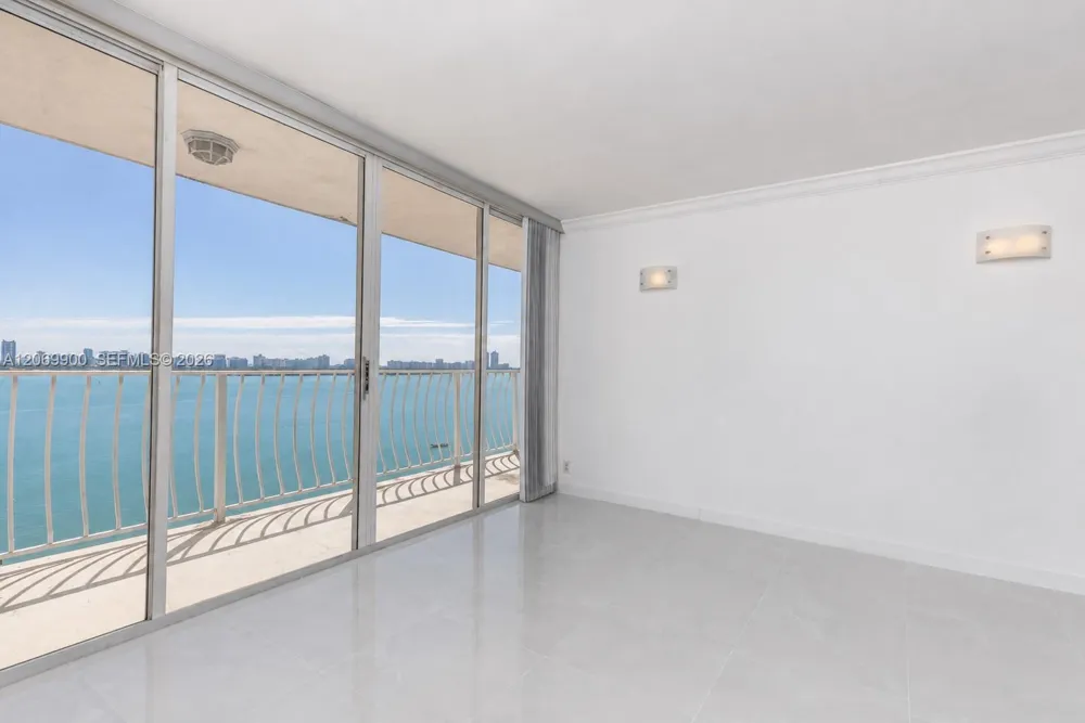 7601 E Treasure Dr #1509 North Bay Village, FL 33141