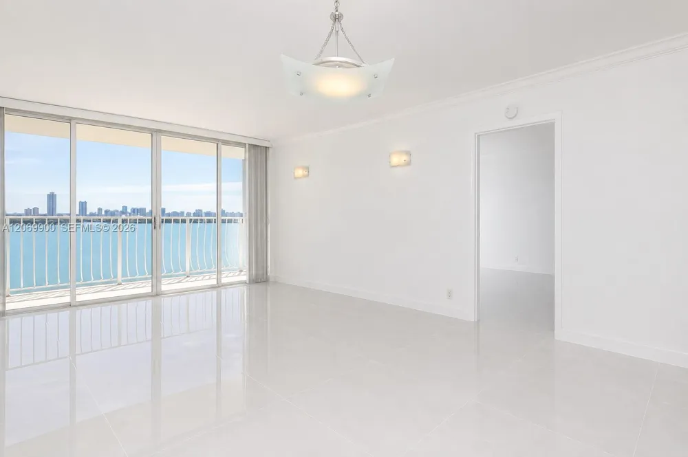 7601 E Treasure Dr #1509 North Bay Village, FL 33141