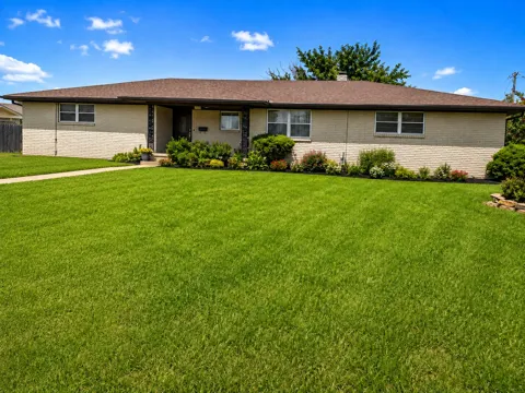 1908 Lakeview Drive