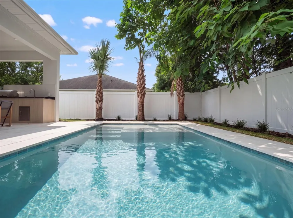 1000 FOREST AVENUE Orlando, FL 32803