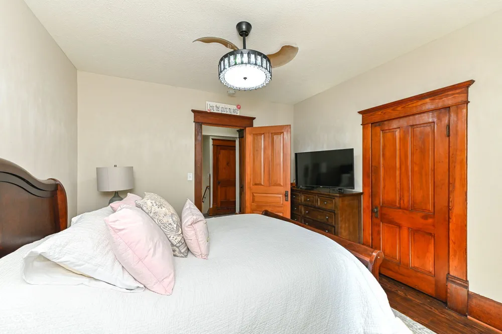 232 E State Street Pendleton, IN 46064