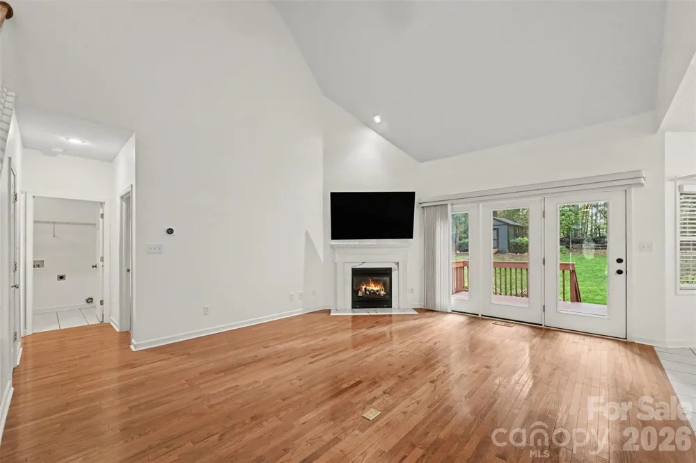 1928 Twin Ponds Drive Hickory, NC 28602