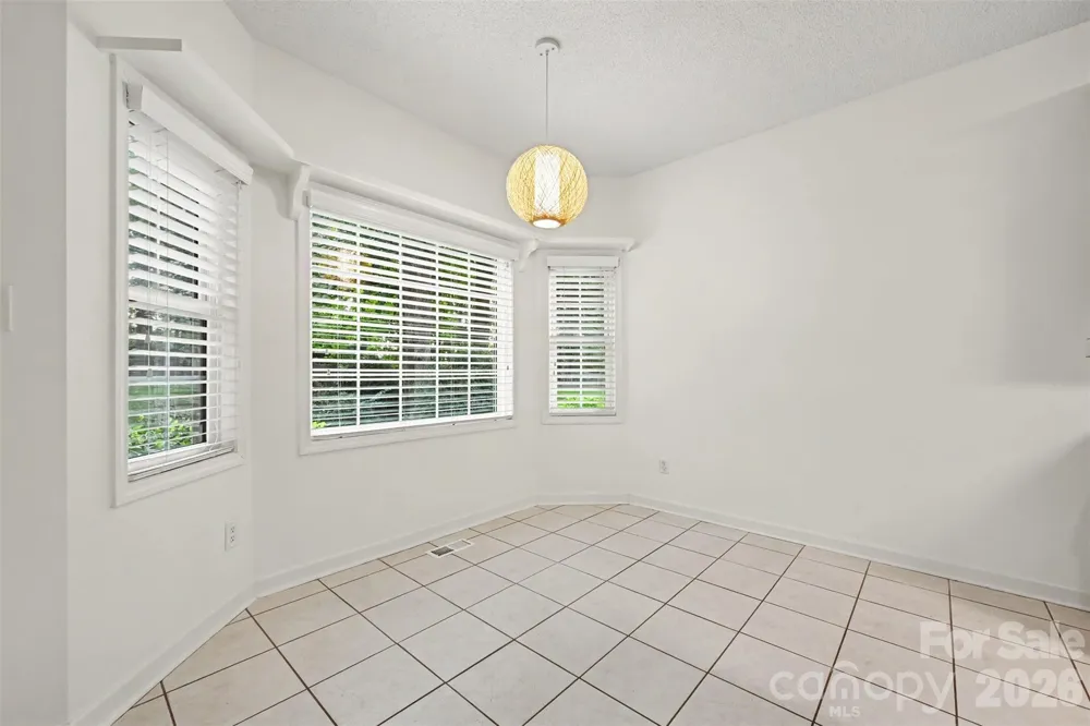 1928 Twin Ponds Drive Hickory, NC 28602