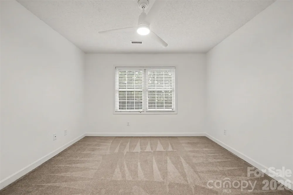 1928 Twin Ponds Drive Hickory, NC 28602