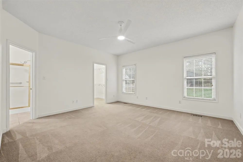 1928 Twin Ponds Drive Hickory, NC 28602