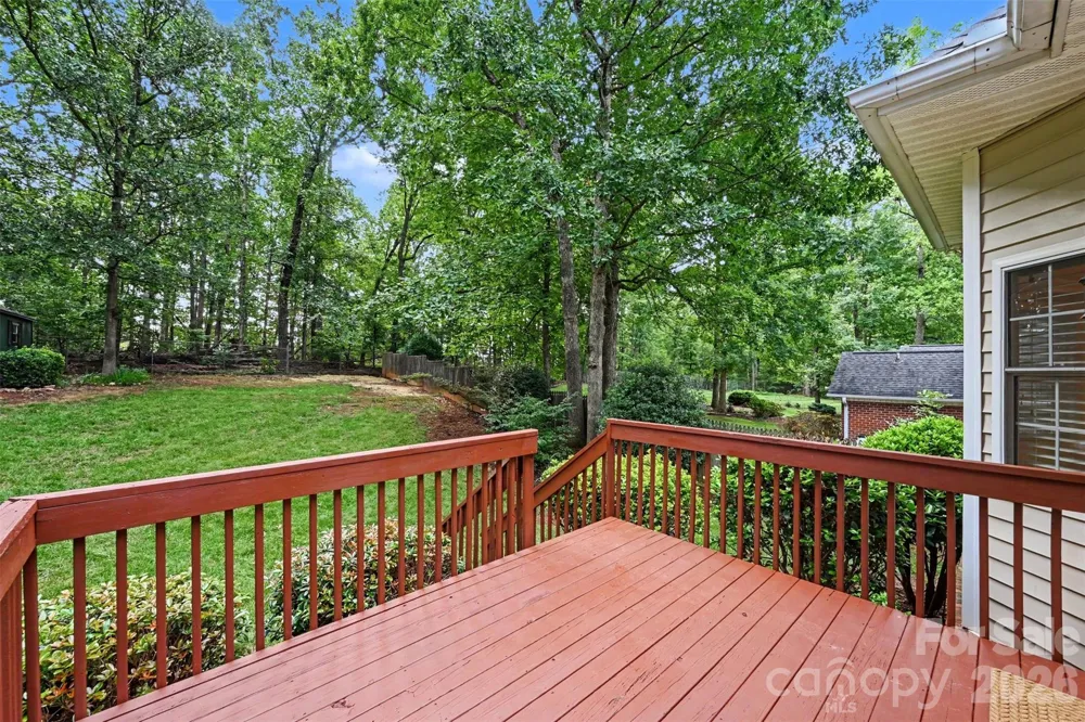 1928 Twin Ponds Drive Hickory, NC 28602