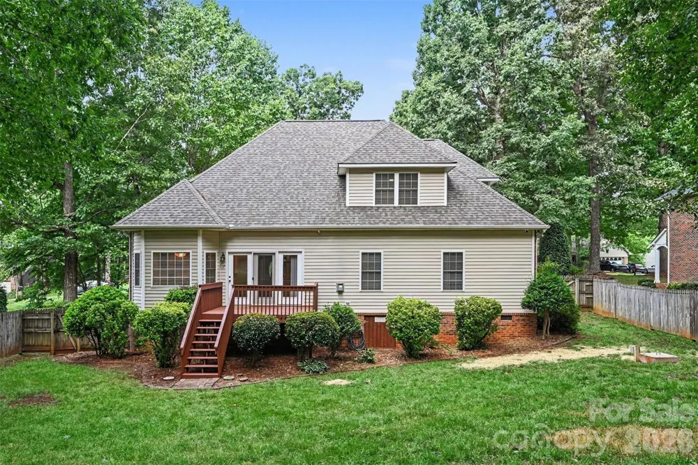 1928 Twin Ponds Drive Hickory, NC 28602