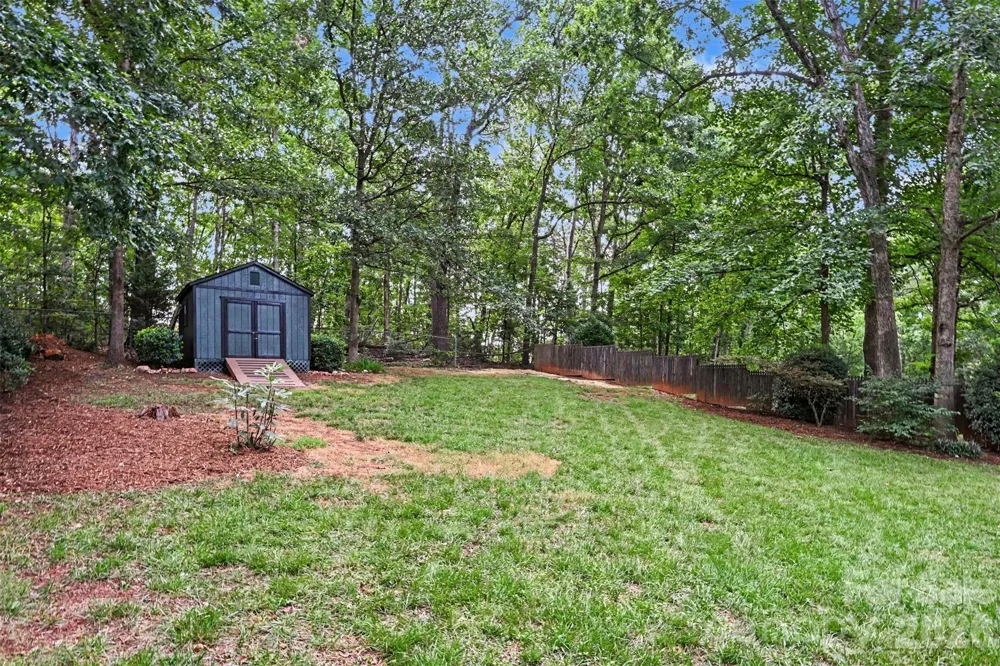 1928 Twin Ponds Drive Hickory, NC 28602