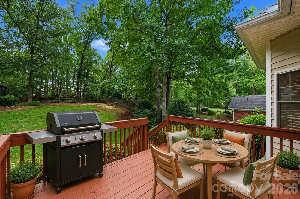 1928 Twin Ponds Drive Hickory, NC 28602