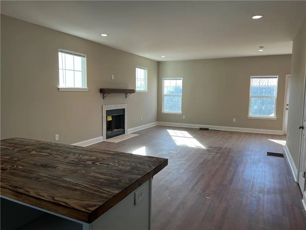 82 Liberty Court Gainesville, GA 30501
