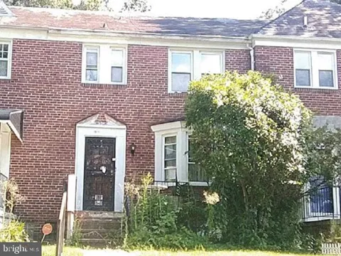 1511 ROUNDHILL ROAD