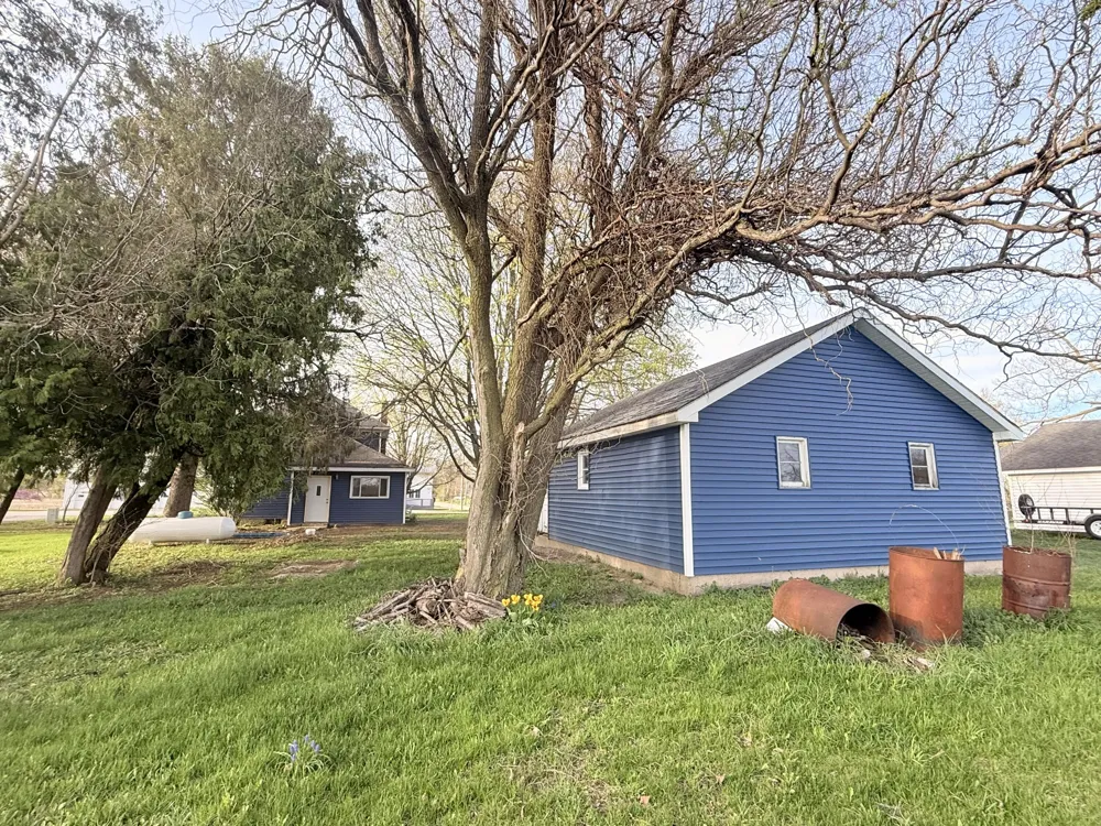 2249 E Montgomery Road Hillsdale, MI 49242