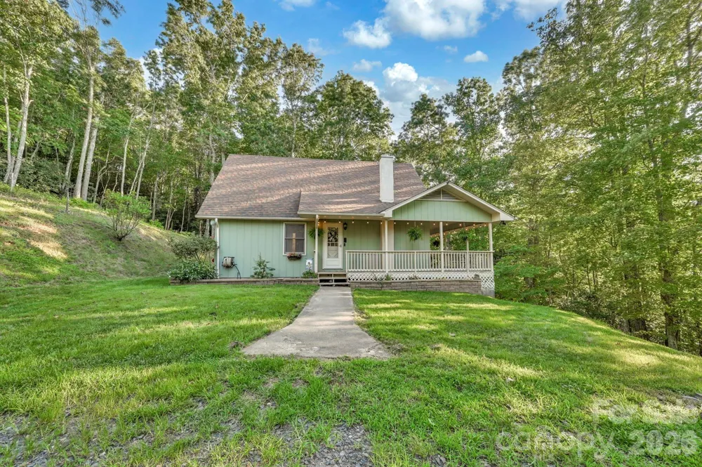 426 Meadowood Lane Burnsville, NC 28714