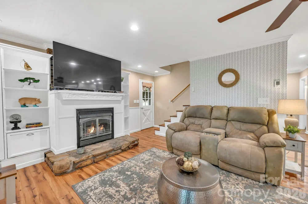 426 Meadowood Lane Burnsville, NC 28714