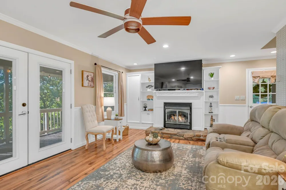 426 Meadowood Lane Burnsville, NC 28714