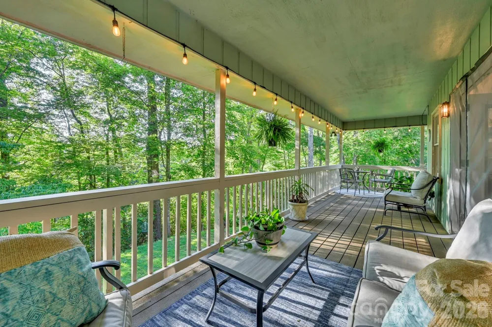 426 Meadowood Lane Burnsville, NC 28714
