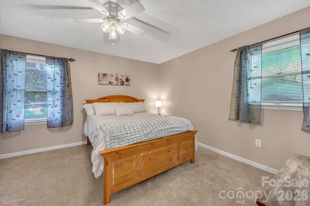 426 Meadowood Lane Burnsville, NC 28714