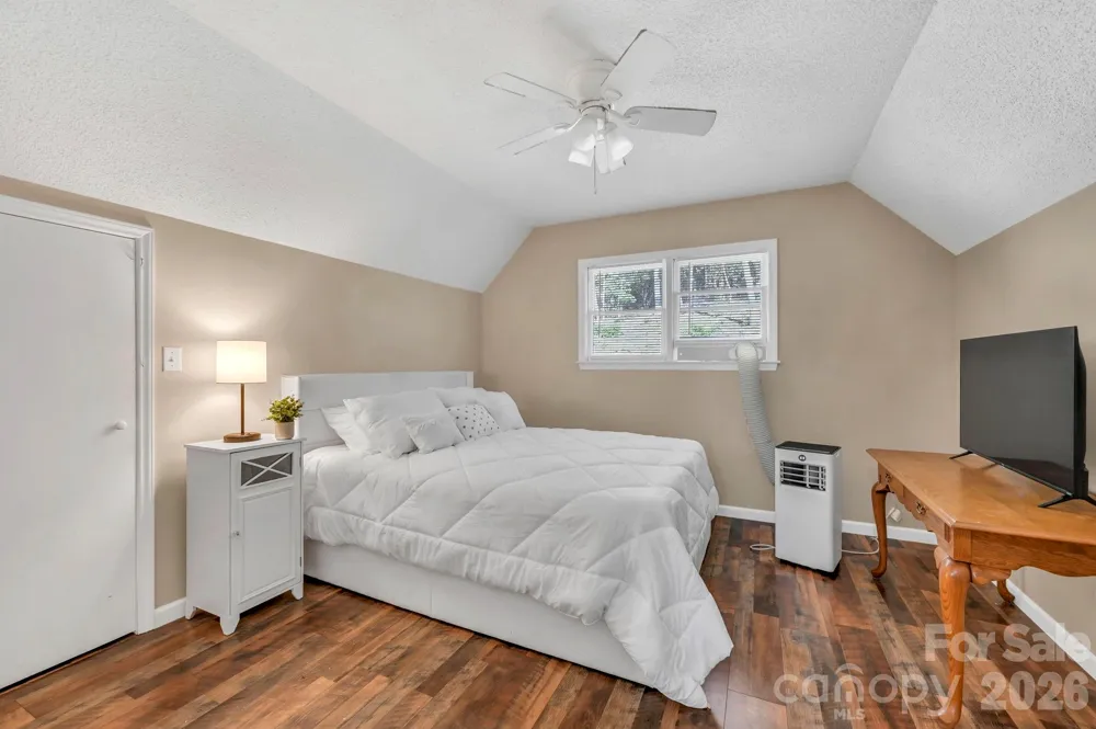 426 Meadowood Lane Burnsville, NC 28714