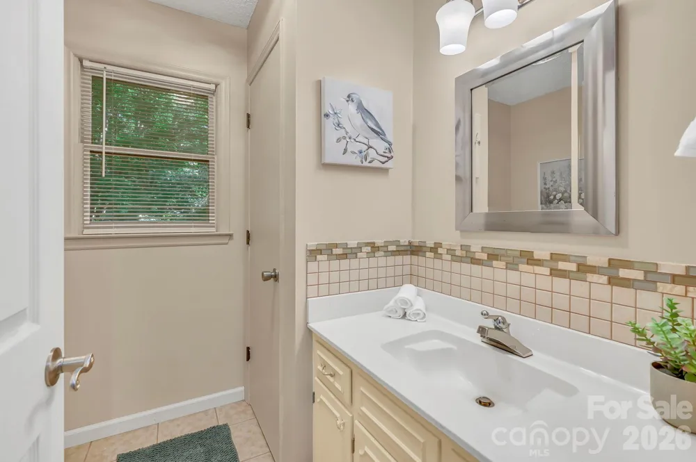 426 Meadowood Lane Burnsville, NC 28714
