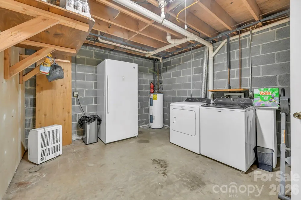 426 Meadowood Lane Burnsville, NC 28714