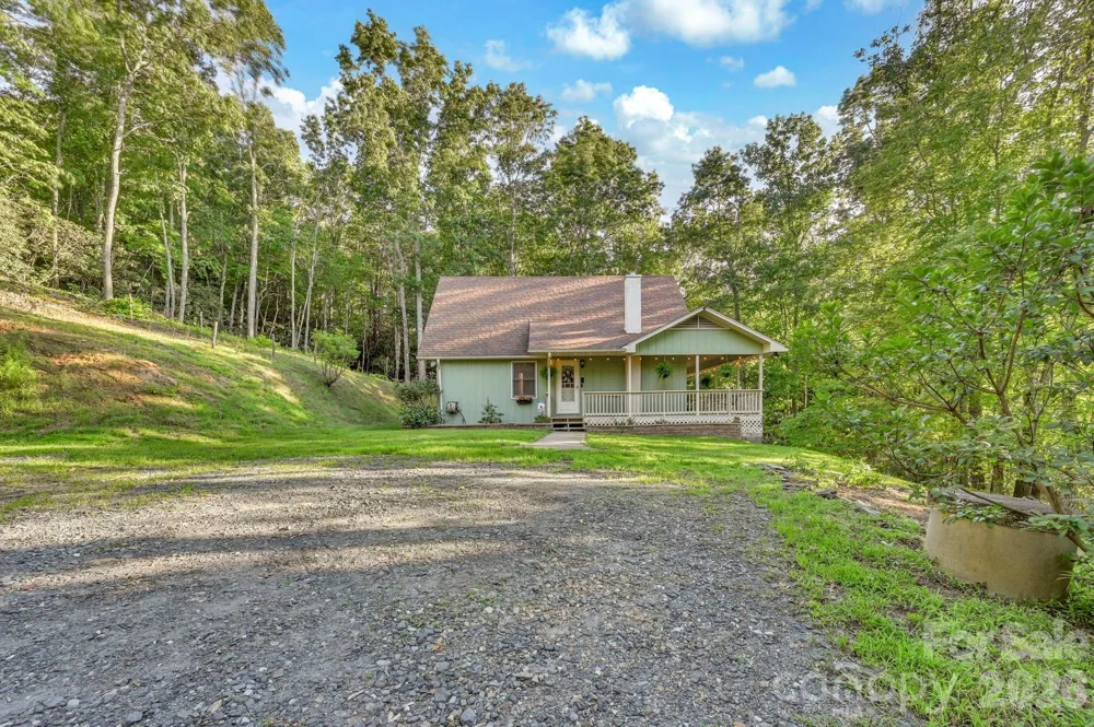 426 Meadowood Lane Burnsville, NC 28714