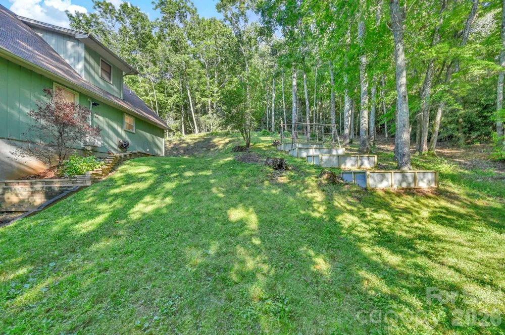 426 Meadowood Lane Burnsville, NC 28714