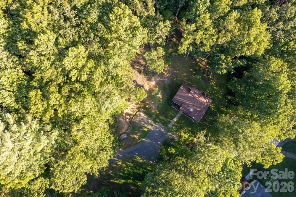 426 Meadowood Lane Burnsville, NC 28714