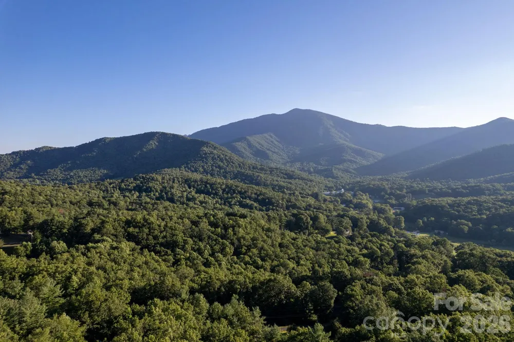 426 Meadowood Lane Burnsville, NC 28714