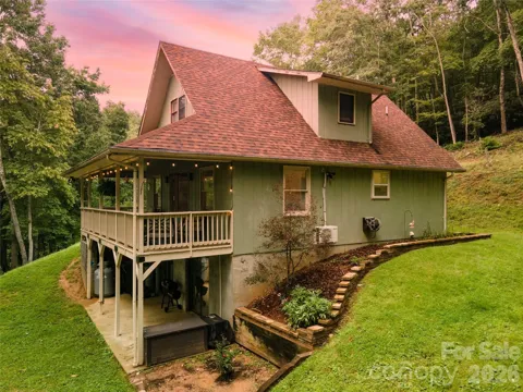 426 Meadowood Lane