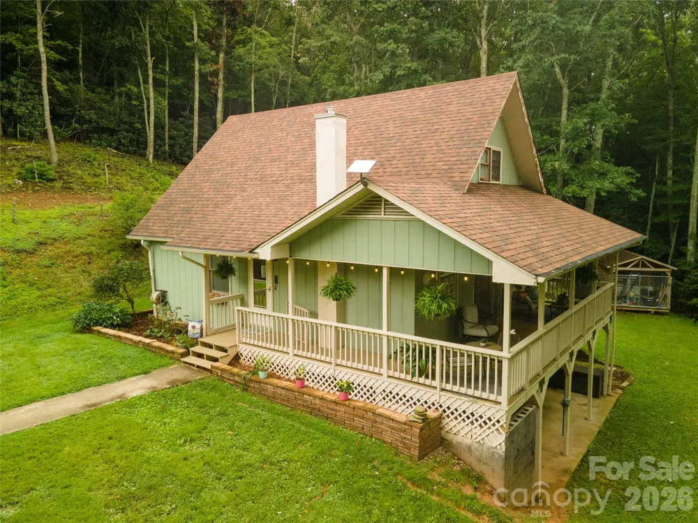 426 Meadowood Lane Burnsville, NC 28714