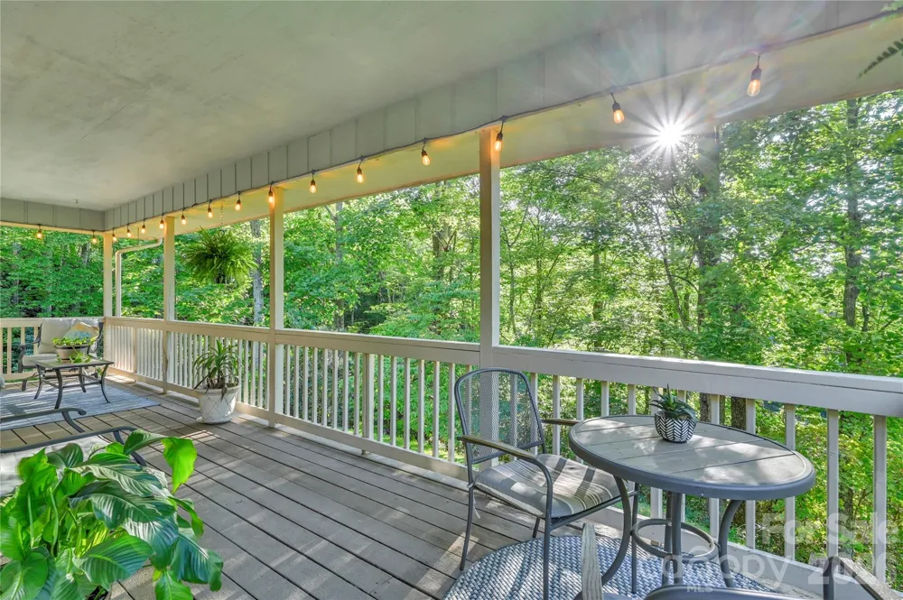 426 Meadowood Lane Burnsville, NC 28714