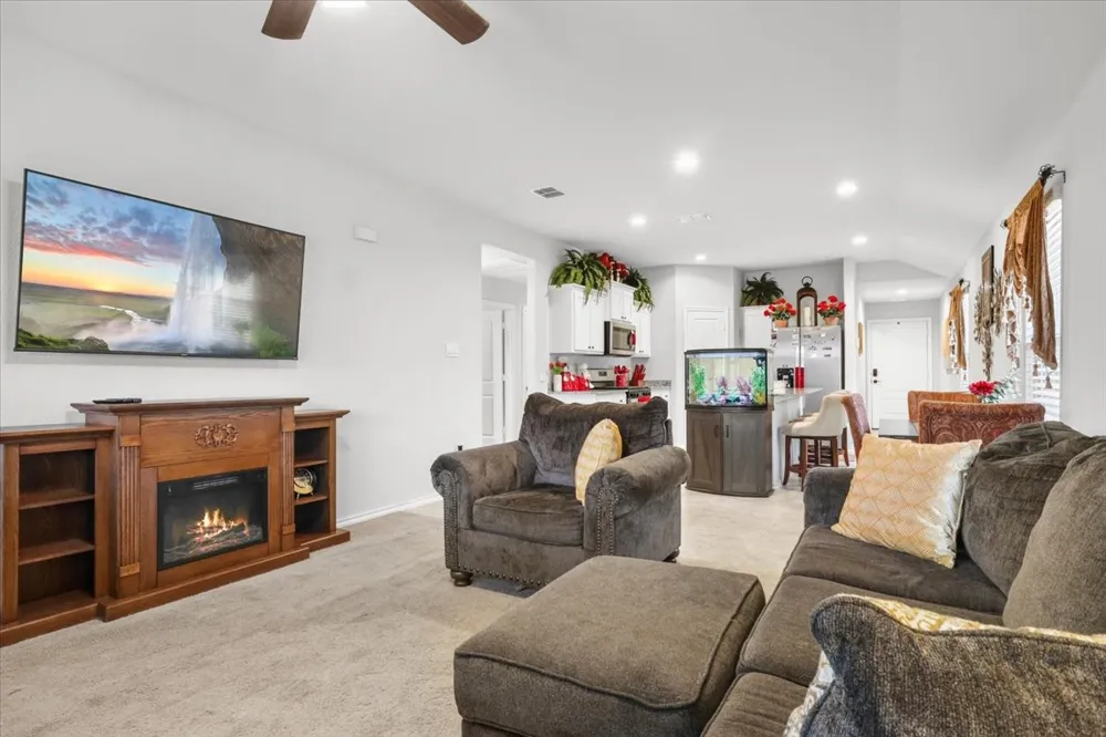 137 Running River Drive Boyd, TX 76023