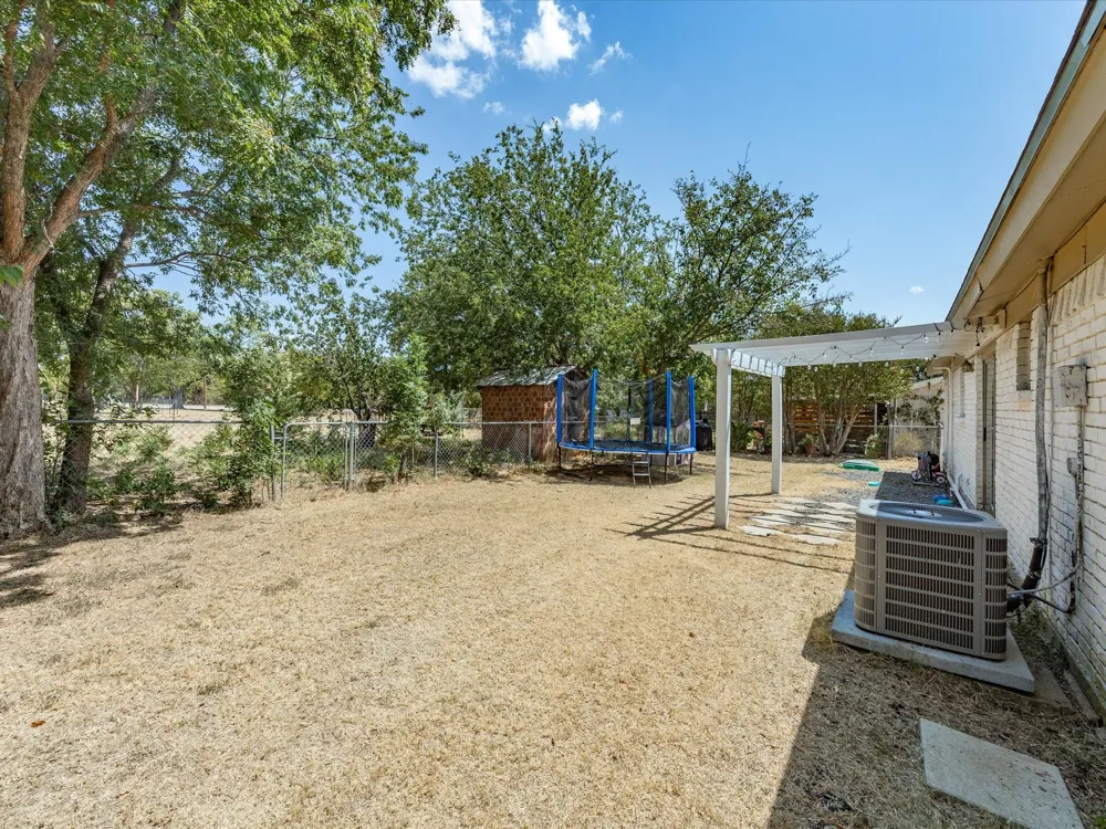 321 E Pine Street Jacksboro, TX 76458