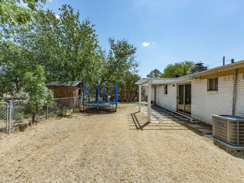 321 E Pine Street Jacksboro, TX 76458
