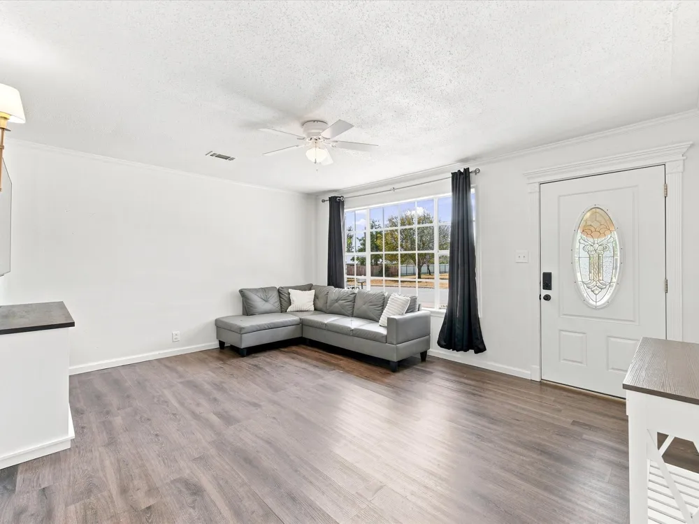 321 E Pine Street Jacksboro, TX 76458