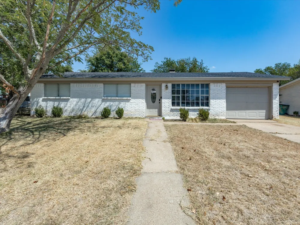 321 E Pine Street Jacksboro, TX 76458