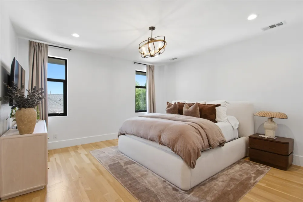3541 Kalterra Dallas, TX 75219