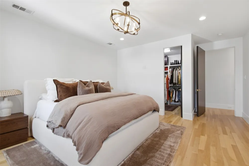 3541 Kalterra Dallas, TX 75219