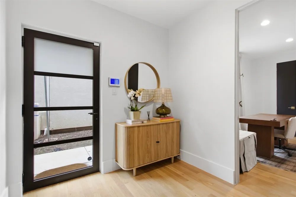 3541 Kalterra Dallas, TX 75219